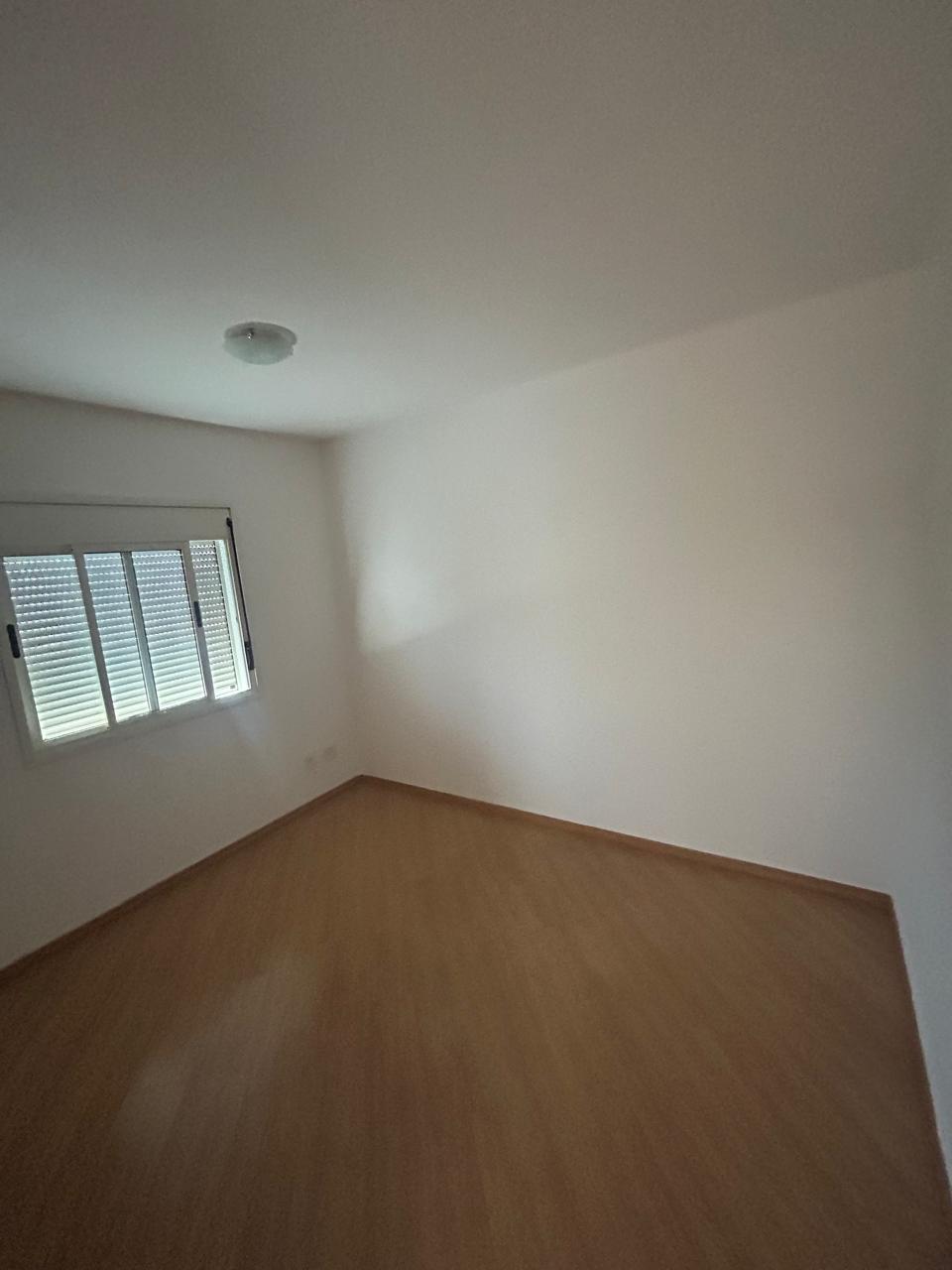 Pinheiros - Apartamento 02 Dormitórios com Varanda, OPORTUNIDADE!