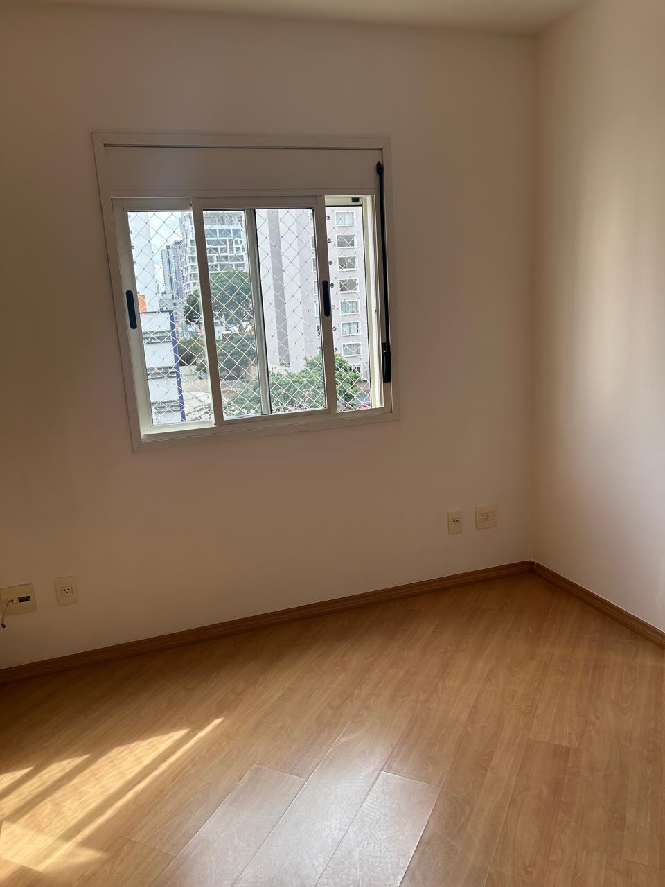 Pinheiros - Apartamento 02 Dormitórios com Varanda, OPORTUNIDADE!
