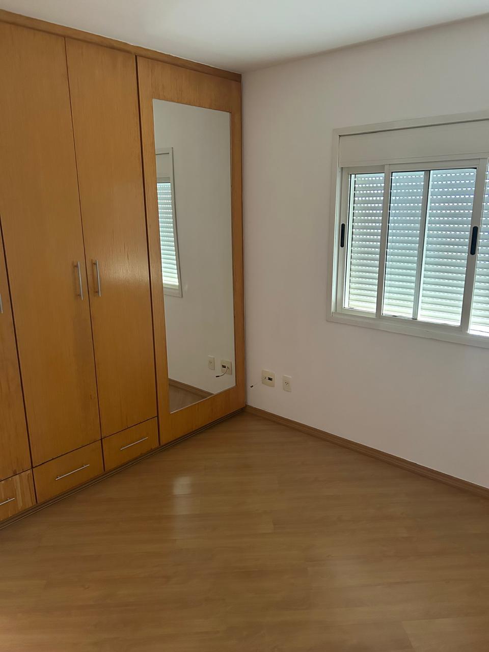 Pinheiros - Apartamento 02 Dormitórios com Varanda, OPORTUNIDADE!