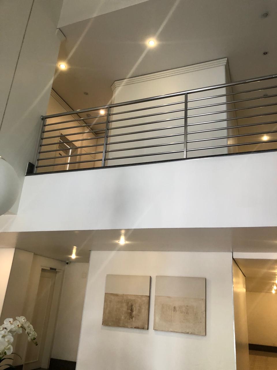 Pinheiros - Apartamento 02 Dormitórios com Varanda, OPORTUNIDADE!