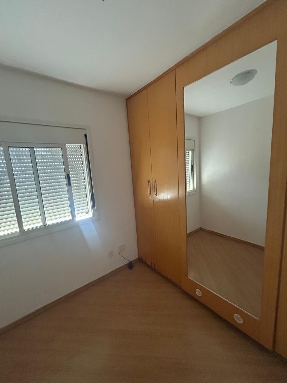 Pinheiros - Apartamento 02 Dormitórios com Varanda, OPORTUNIDADE!
