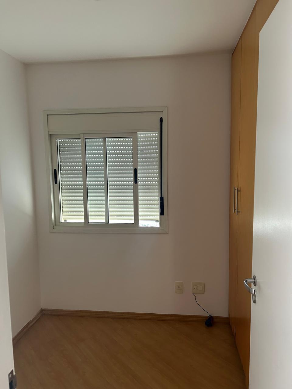 Pinheiros - Apartamento 02 Dormitórios com Varanda, OPORTUNIDADE!