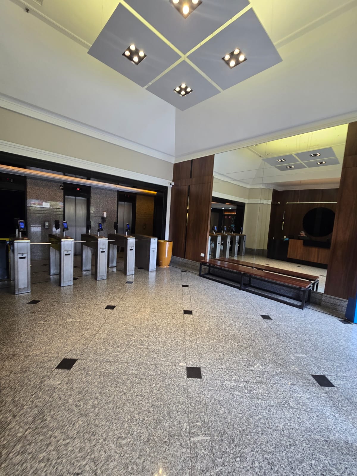 Conjunto Comercial na Avenida Angélica