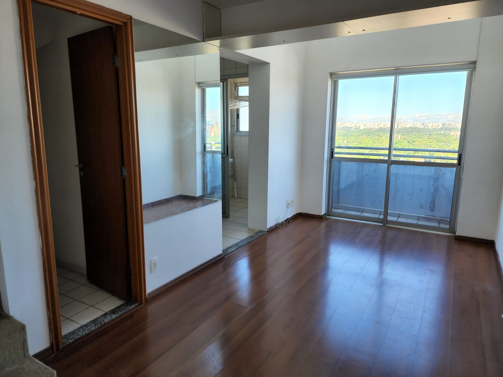 Lindo Apartamento Duplex 1 dorm em Pinheiros para locação