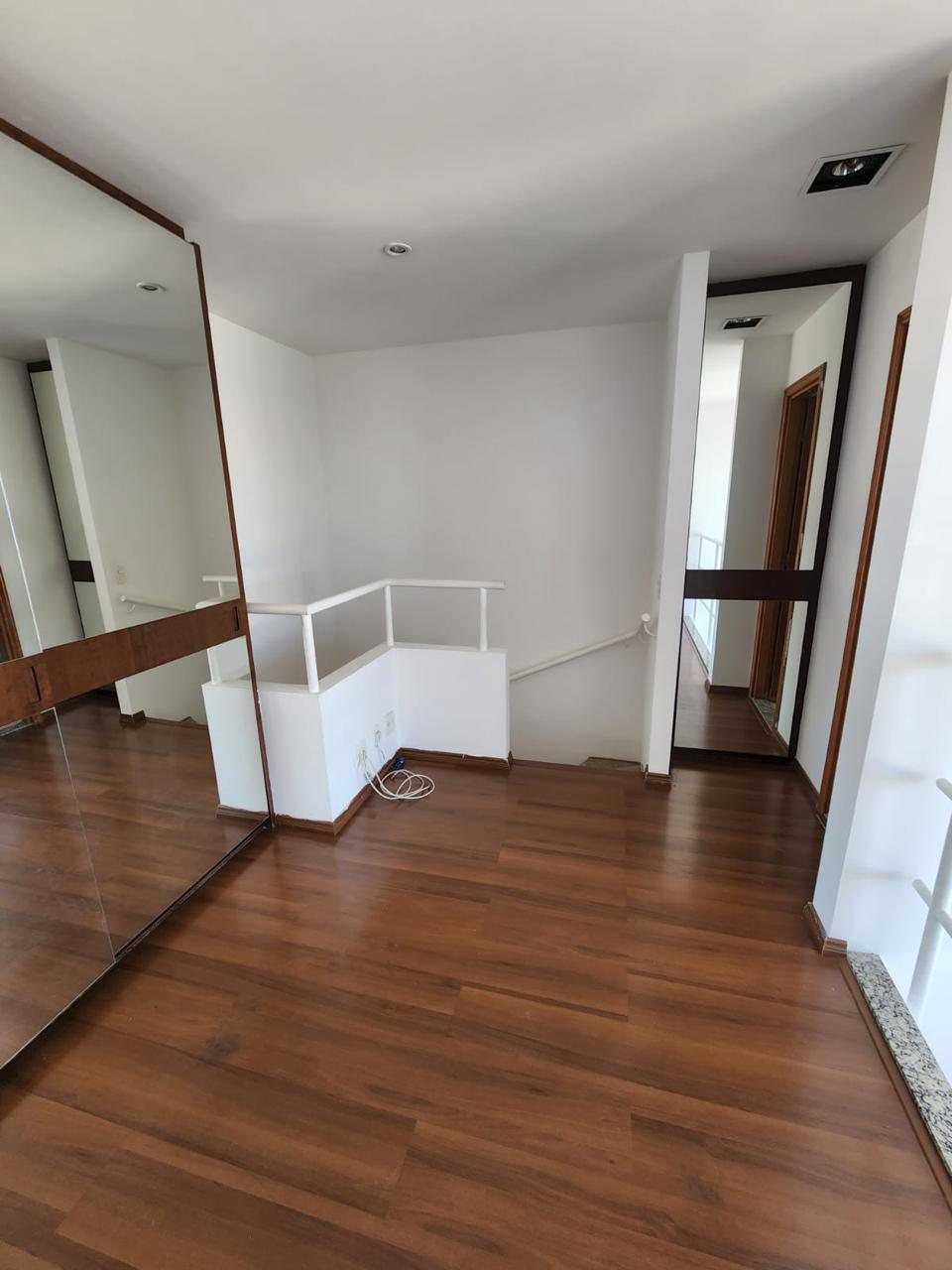 Lindo Apartamento Duplex 1 dorm em Pinheiros para locação
